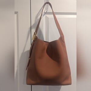 Elegant Tan Leather Shoulder Bag